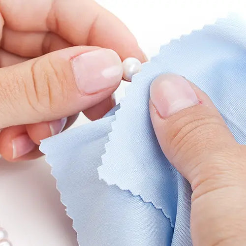 How to Clean a Necklace: Simple and Effective DIY Methods