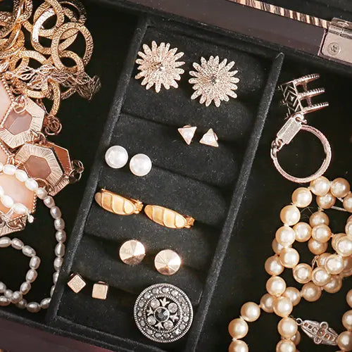 How to Effectively Organize a Jewelry Box
